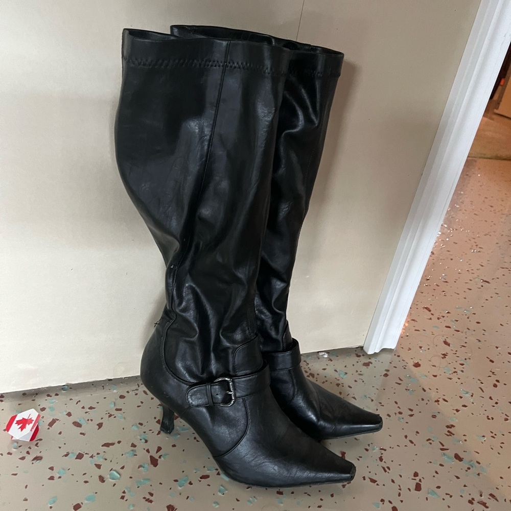 Leather long boots